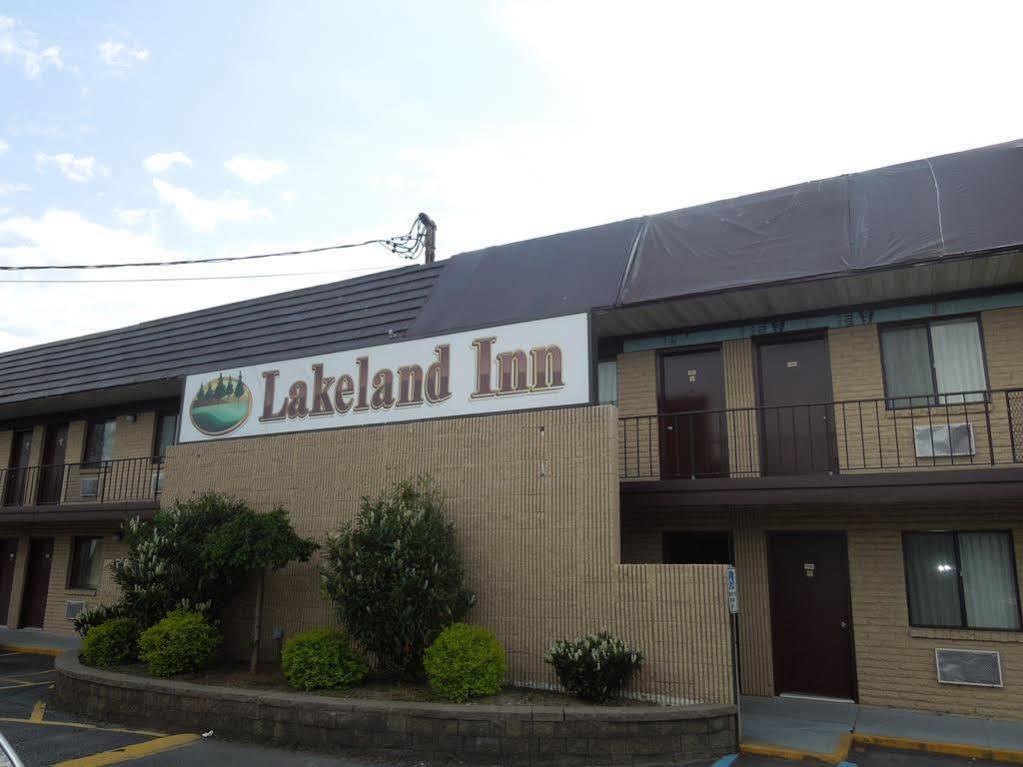Lakeland Inn - Bohemia ภายนอก รูปภาพ