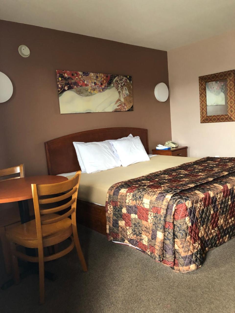 Lakeland Inn - Bohemia ภายนอก รูปภาพ