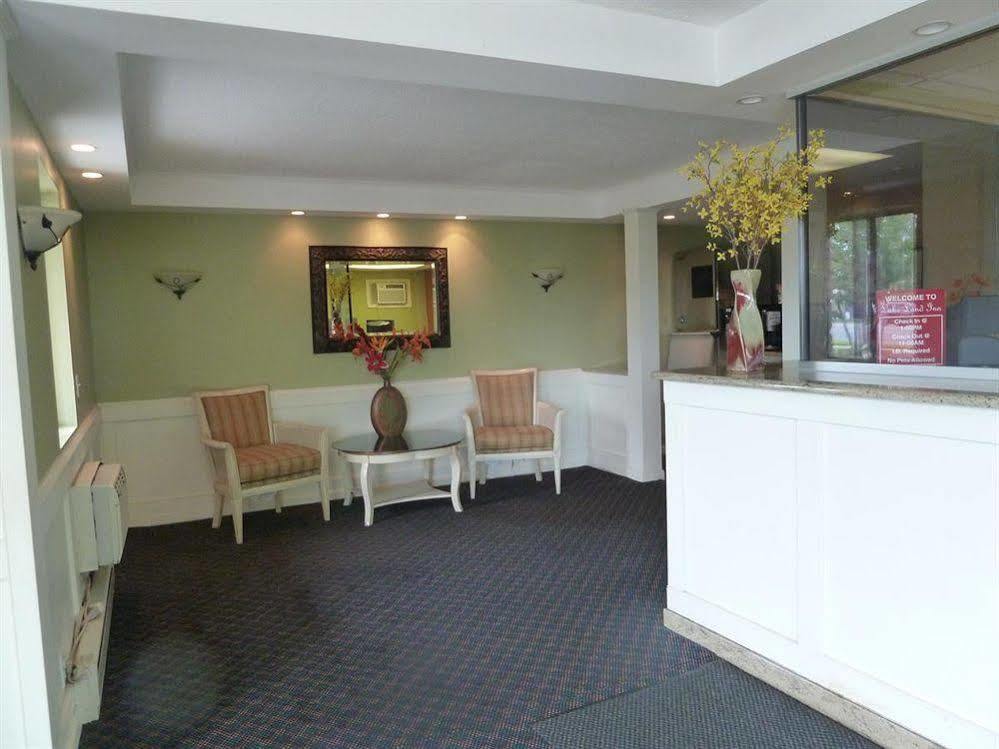 Lakeland Inn - Bohemia ภายนอก รูปภาพ